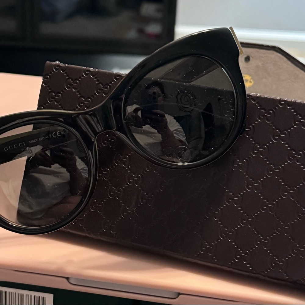 Gucci cat eye sunglasses. New in box - Picture 4 of 5